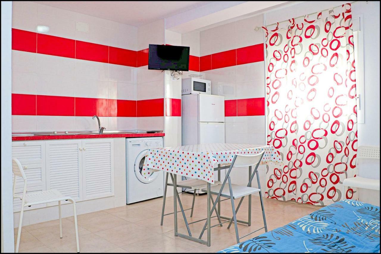 Apartamento con WiFi en el centro Conil De La Frontera Exterior foto